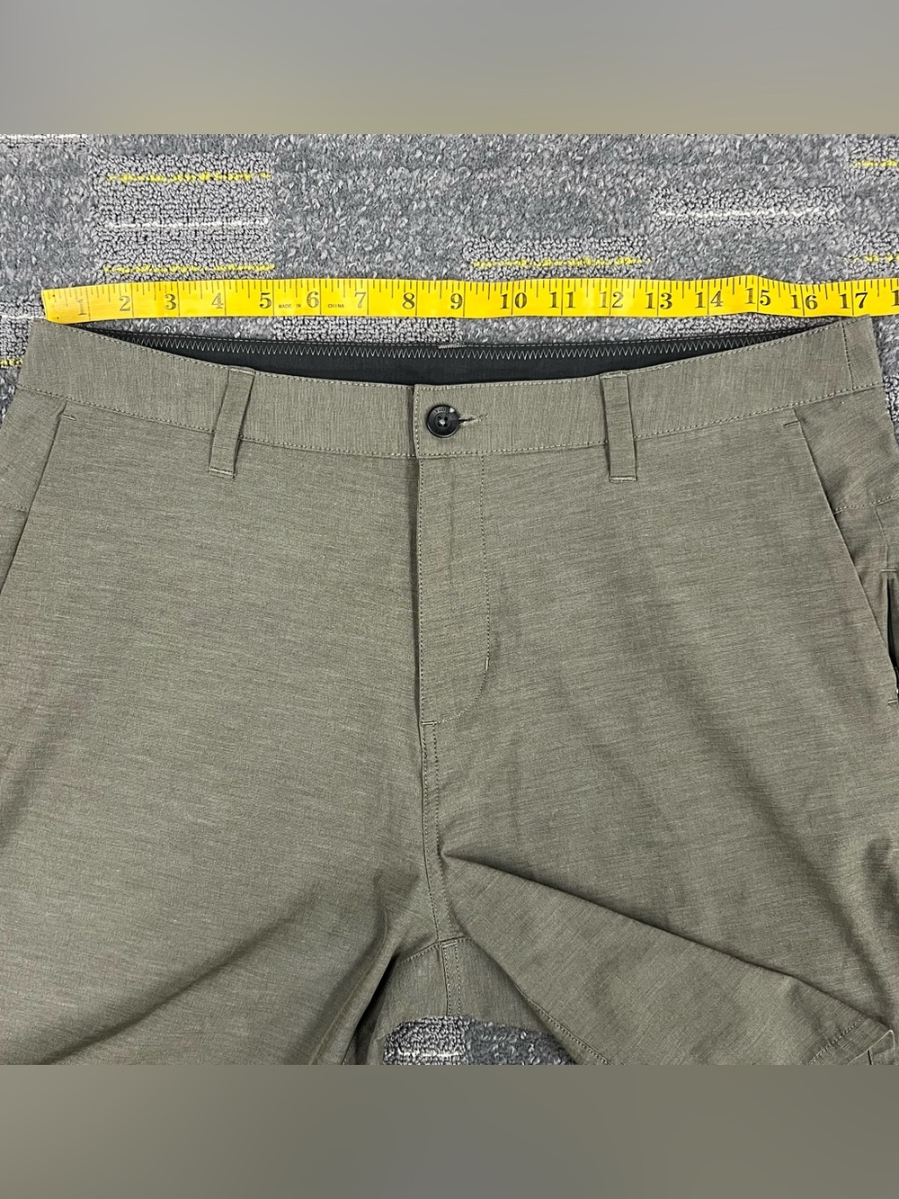 Vuori Aim Shorts Mens 34 Gray Performance Stretch Tech Golf Lightweight V368 - Picture 5 of 9